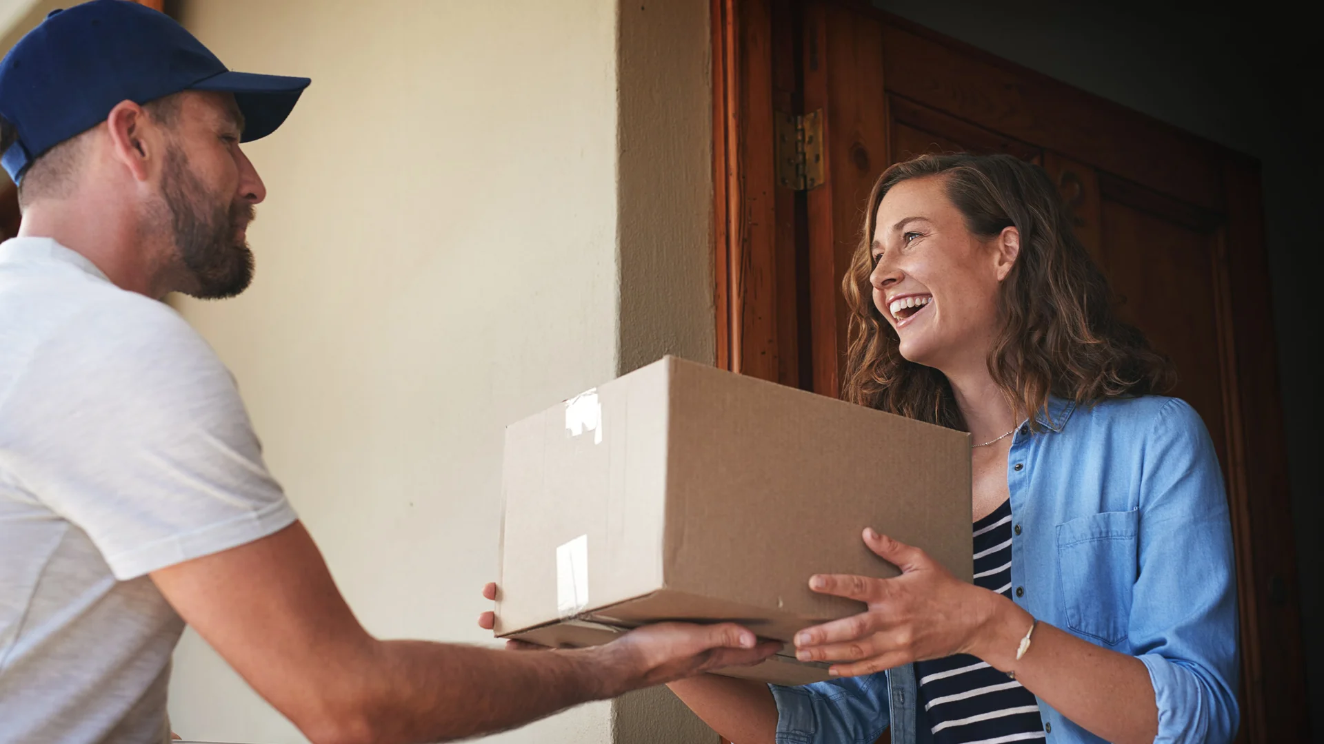 Priority express courier shipment